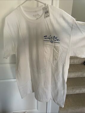 Men’s Salt Life White T-Shirt with Blue Script Logo and Pocket Large NWT